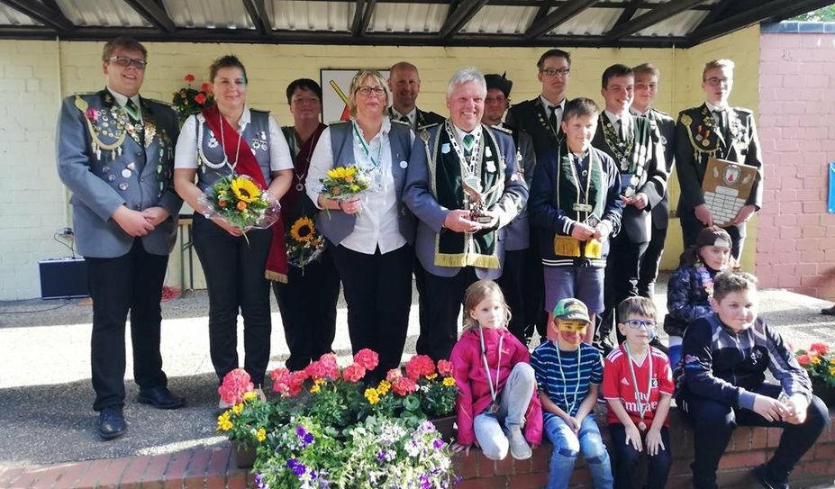 Das amtierende Königshaus freut sich auf ein schönes Schützenfest mit vielen Besucher:innen. Foto: eb