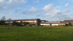 Das Hauptgebäude der Berufsbildenden Schulen in Osterholz-Scharmbeck wurde zum Ziel einer Bombendrohung. Die Polizei konnte nach einem mehrstündigen Einsatz jedoch Entwarnung geben. Foto: bbs-ohz.de