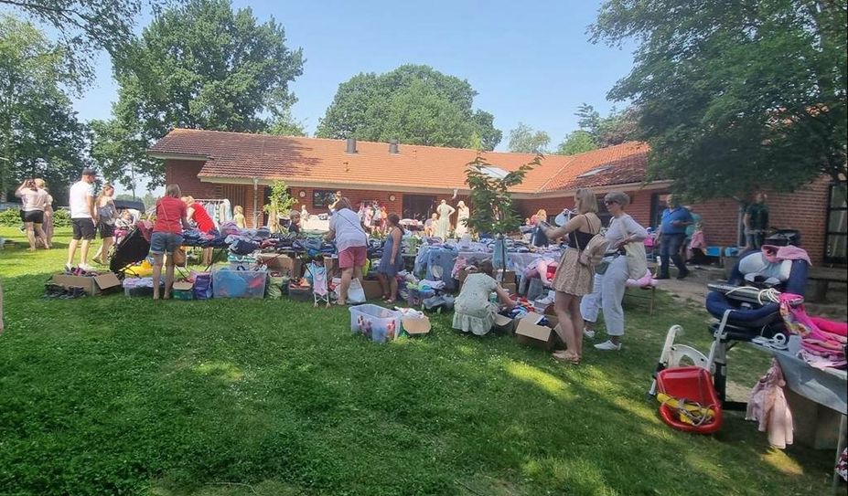 Der Förderverein KiTa „Am Zauberwald“ e. V. lud zum Kinderflohmarkt in Hambergen Ströhe.