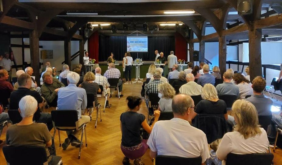 Welche Rolle unsere Moore beim Klimaschutz spielen war die zentrale Frage einer Podiumsdiskussion, zu der die Grünen eingeladen hatten. Foto: tobo