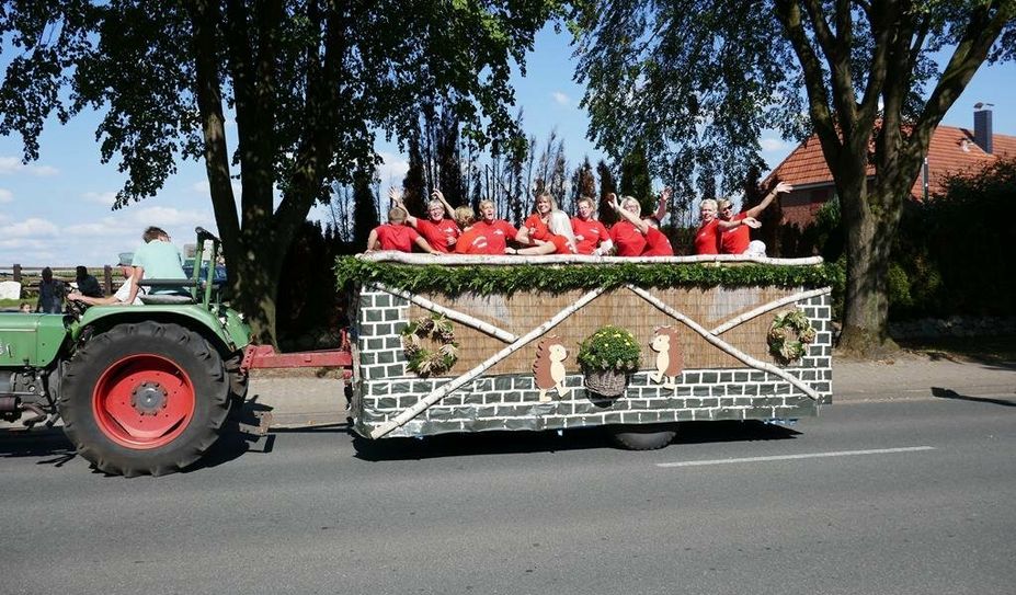 Viele bunte Erntewagen können am Sonntag, 4. September, in Wallhöfen bestaunt werden