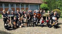 Nach dem Erfolg des ersten Klappstuhlkonzerts auf Gut Sandbeck wünschten sich die Gäste eine weitere Veranstaltung dieser Art. Am 11. September laden die Torfteufel erneut auf das Rittergut. Foto: eb