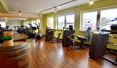Die schönen hellen Räume des Gesundheitszentrums laden zu einem effektiven und gesundheitsfördernden Training ein.