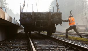 Millimeterarbeit bei der Verladung.