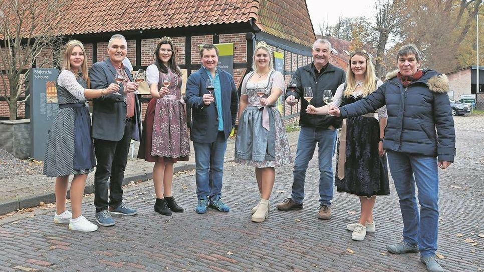 Die Fränkische Winzer und Weinhoheiten freuen sich auf Ihren Besuch bei der 18. Frankenwein-Vernissage in der Bötjerschen Scheune in Worpswede.