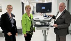 Doris Sonström, Heike Schumacher und Wilfried Pallasch im Kreiskrankenhaus.
