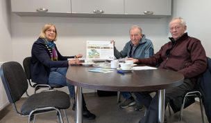 (v. l.) . Im Elbe-Weser Dreieck setzen sich die Regionalkoordinatoren Rita Kröncke, Fritz Beinker und Beiratsmitglied Gerhard Hillmann für mehr Biodiversität und den Schutz von Lebensräumen ein.