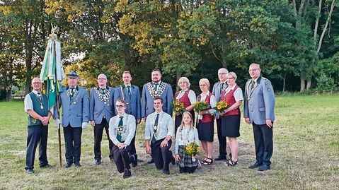Die amtierende Königsfamilie vom Schützenverein Lilienthal freut sich sehr auf drei tolle Tage Schützenfest mit allen Mitgliedern und Bürger:innen.