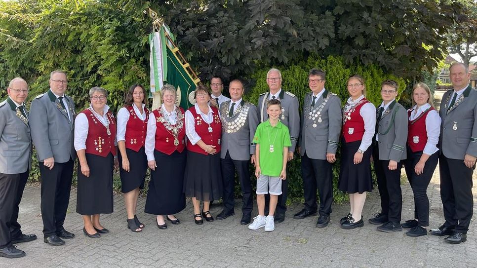 Jugendkönigin Mia Schnakenberg. Die 12-Jährige ist Landesmeisterin im Dreistellungskampf Luftgewehr und schießt derzeit im Landeskader der NWDSB.