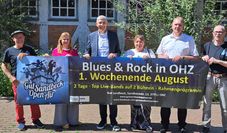 Organisatoren, Sponsoren und der Bürgermeister: Georg Mikschl, Andrea Hartmann , Torsten Rohde, Ute Garbade, Jan Broer und Rudi Morgenstern.