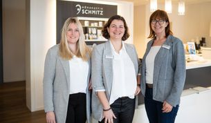 Das Team von Hörakustik Schmitz steht den Kunden bei allen Fragen und Anliegen zur Seite.