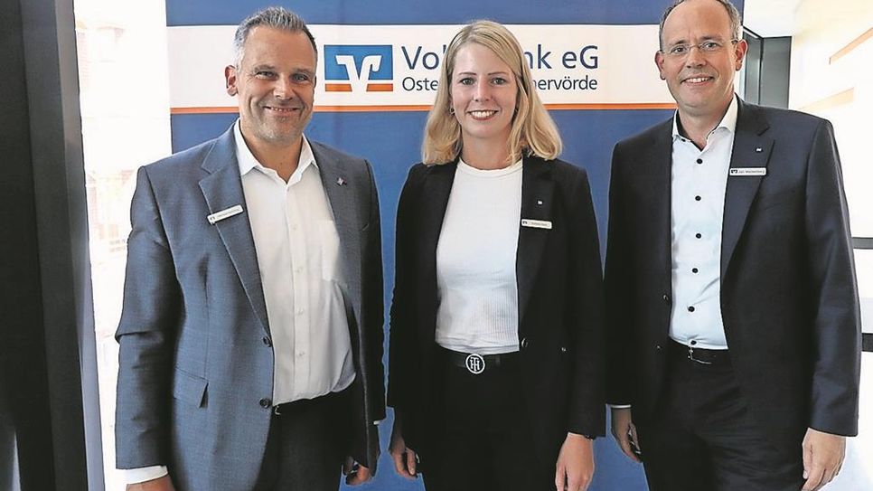 (v. l.) Michael Kersting (Vorstand), Stefanie Kase (Leitung Vorstandsstab) und Jan Mackenberg (Vorstand) gucken voller Hoffnung auf das zweite Halbjahr.