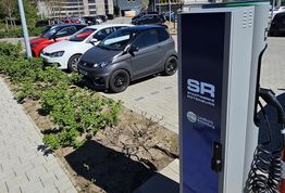 Die neue E-Ladesäule befindet sich an der BBS Bremervörde.