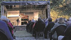 Das „Laon Duo“ - zwei Absolventinnen der Hochschule für Musik, Theater und Medien in Hannover - begeisterte das Publikum in Meyenburg.