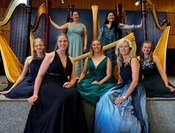 Die Harfenspielerinnen freuen sich auf ein unvergessliches Konzert in Gnarrenburg.