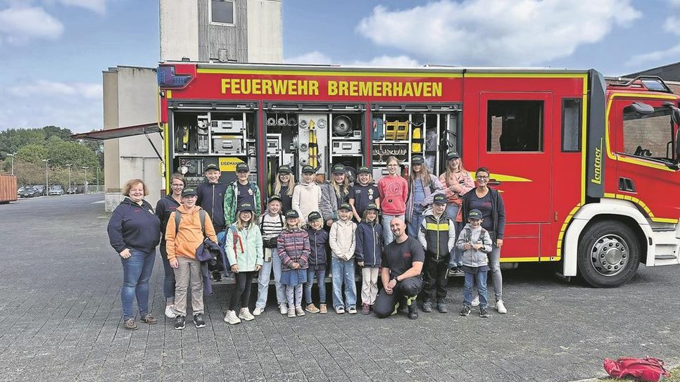 Bei diesem außergewöhnlichen Ausflug, den die Berufsfeuerwehr Bremerhaven ermöglichte, staunte jedes Kind.