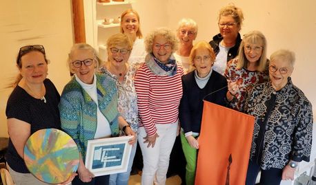 Frauenpower in Grasberg: Yvonne Otto, Christa Brandenburg, Uta Fischer, Kristin Gezorreck, Walburga März, Helga Weber, Gudrun Kriete, Nicole Roloff, Gudrun Kreienmeyer und Hedda Mannes.