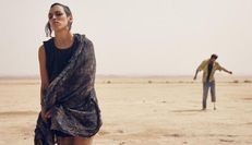 Verloren in der Wüste in einer Zeit zerfallener Kohärenz: Jade Oukid als Jade.